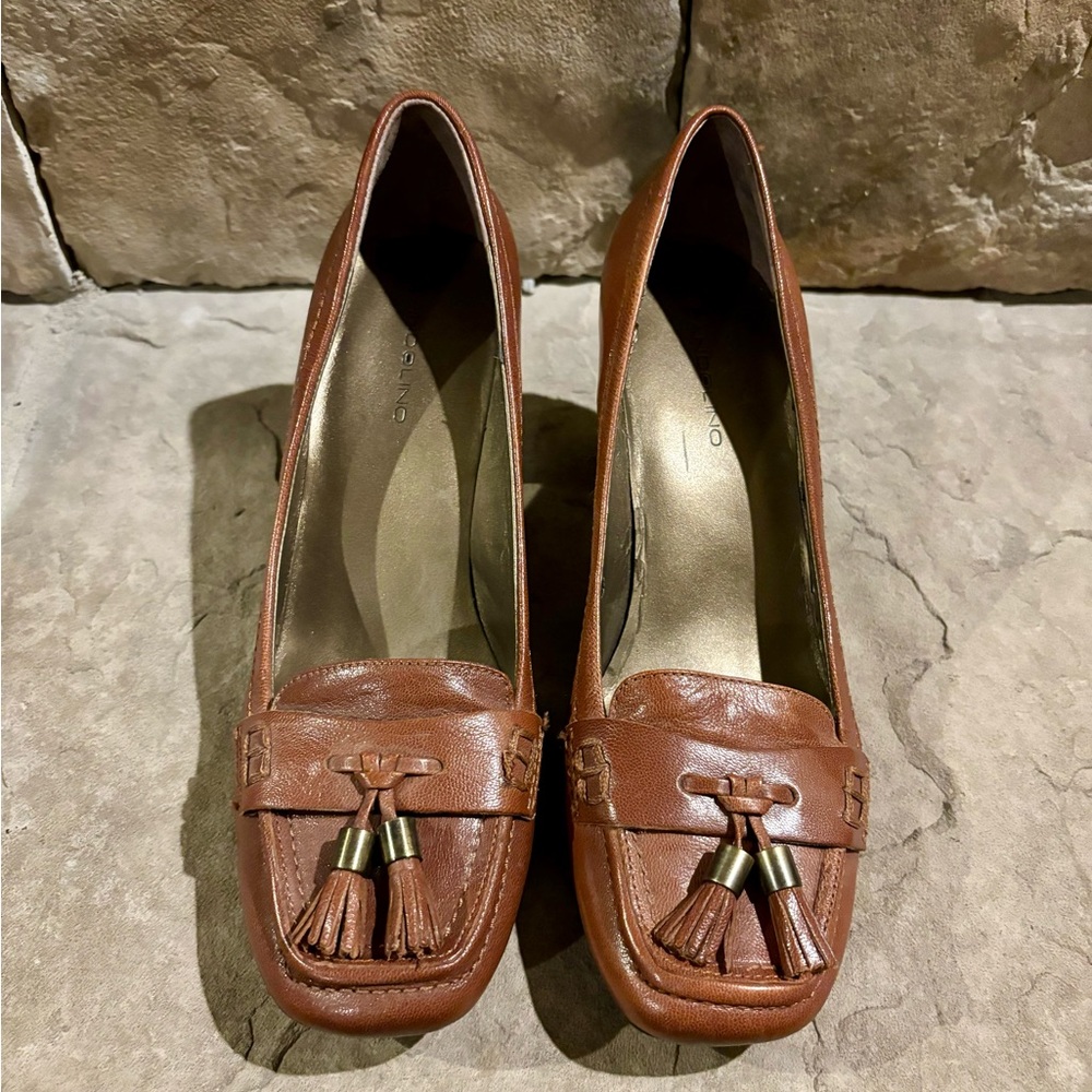 NWOT Leather Bandolino Heels - Picture 2 of 4